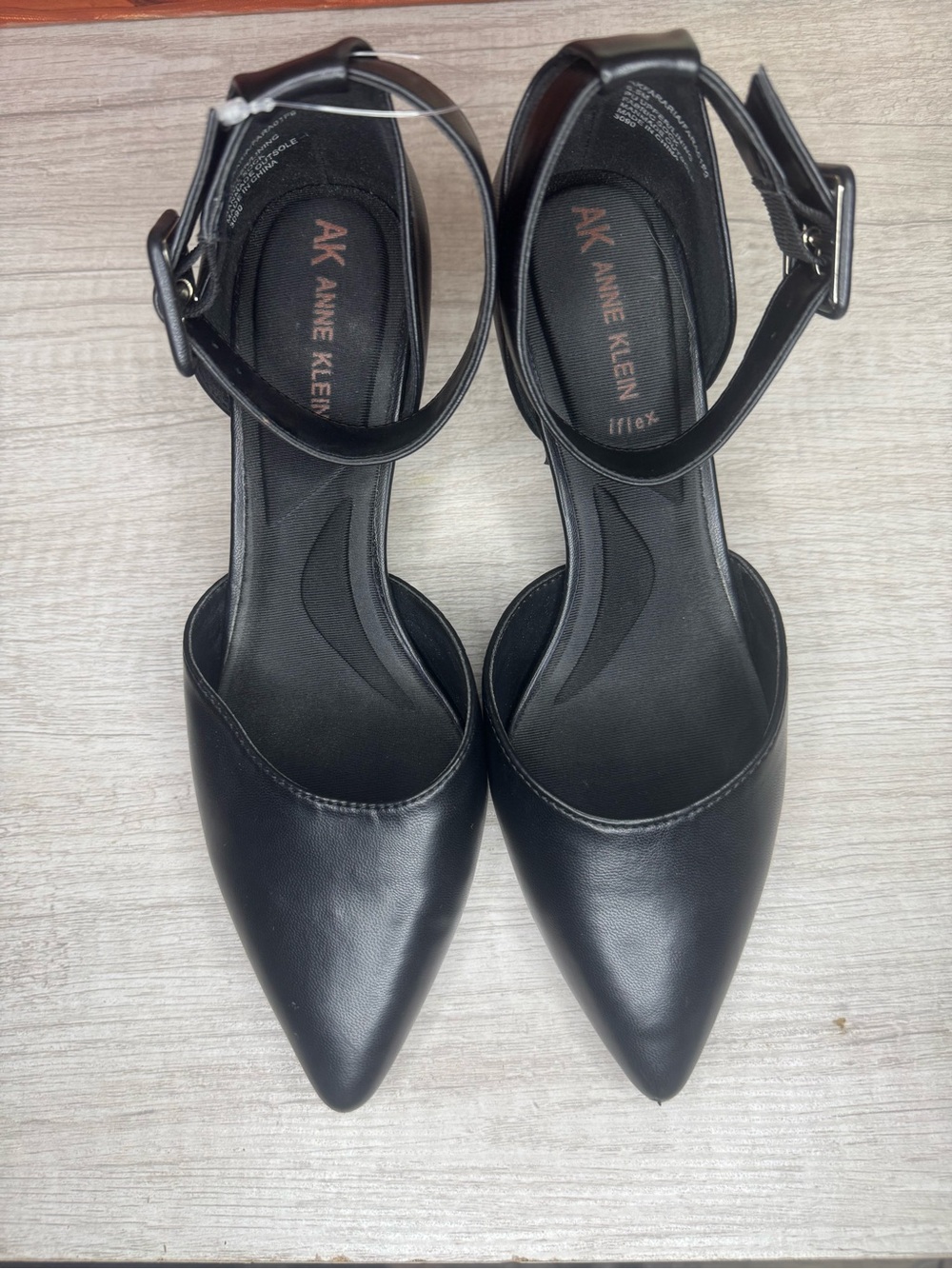 Anne Klein Iflex Black Pointed Toe Ankle Strap Heels Size 6.5 - Picture 2 of 10